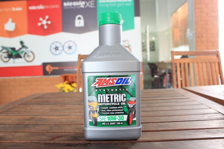 Amsoil 10w30 synthetic metric - 1