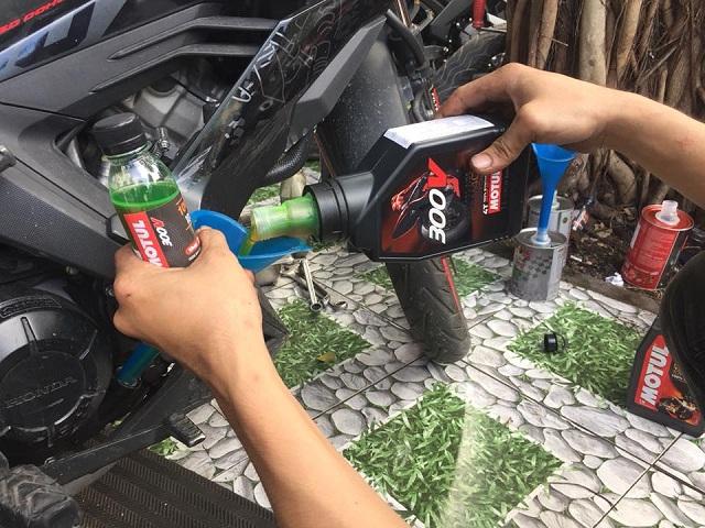 Tư vấn chọn nhớt xe máy tốt nhất cho honda sonic 150 - 3