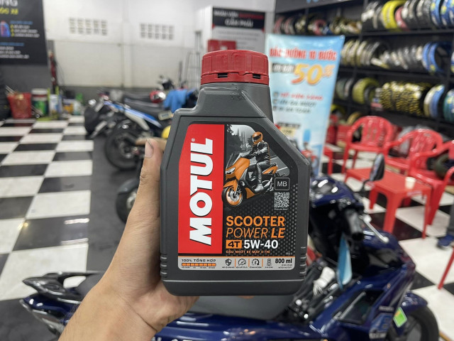 Nhớt motul cho xe tay ga loại nào tốt nhất hiện nay - 2