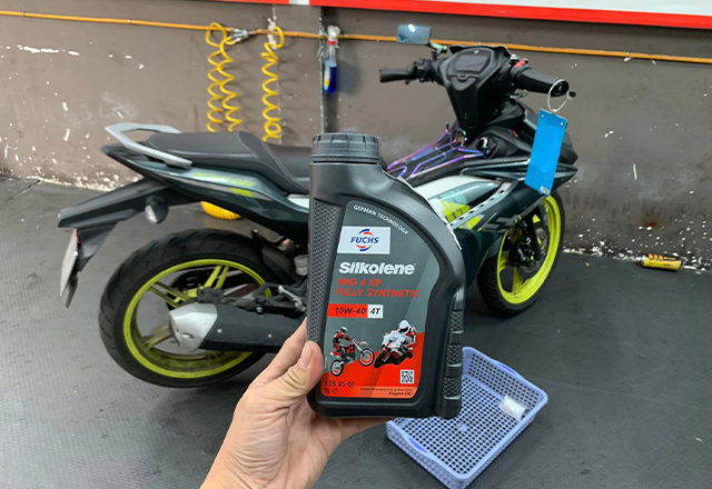 Exciter 155 thay nhớt Fuchs Silkolene có phù hợp không?