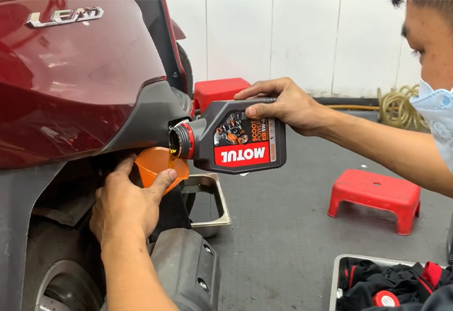 Xe tay ga honda lead bao lâu thì nên thay nhớt 1 lần là tốt nhất - 5