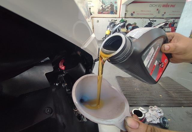 Dầu nhớt tốt nhất cho xe tay ga honda lead 125 hiện nay - 4