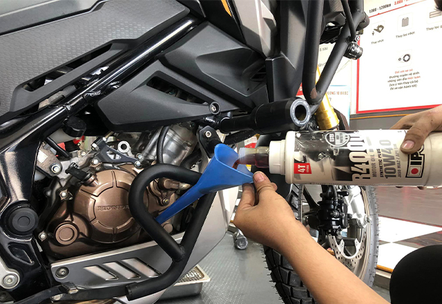 Xe máy honda cb150x bao lâu thì nên thay nhớt 1 lần là tốt nhất - 3