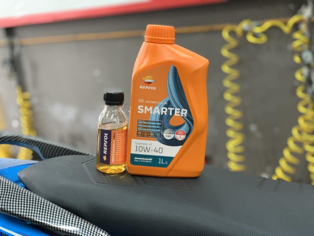 Nhớt repsol của nước nào sản xuất thay có tốt không - 2