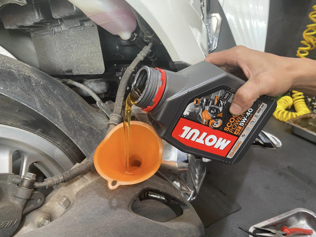 Dung tích nhớt vario là bao nhiêu thay loại nào tốt - 7