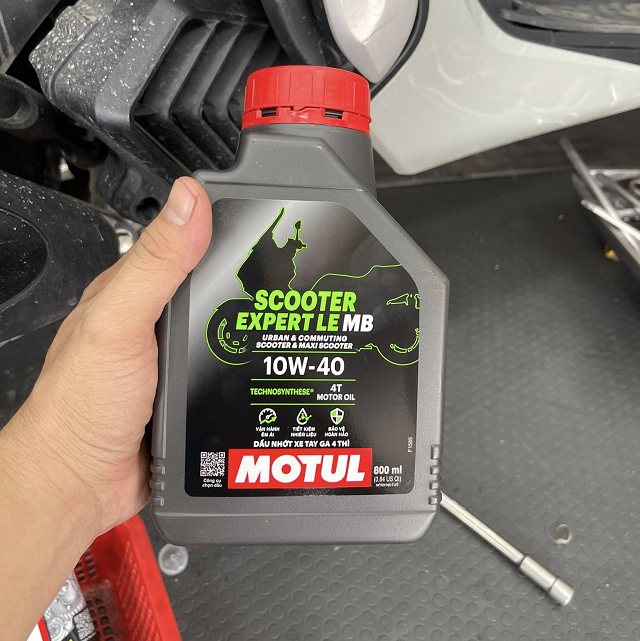 Nhớt motul scooter expert le 10w40 800ml - 1