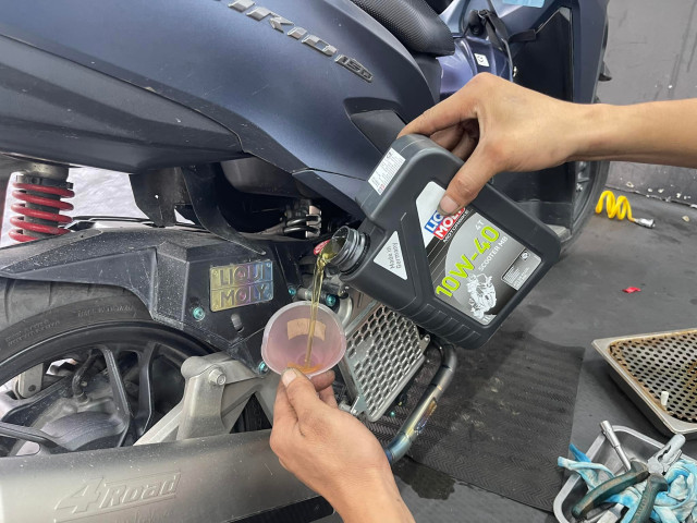 Nhớt liqui moly scooter mb 10w40 - 2