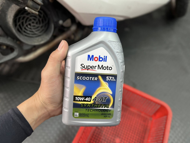 Nhớt mobil super moto scooter 10w40 800ml - 1