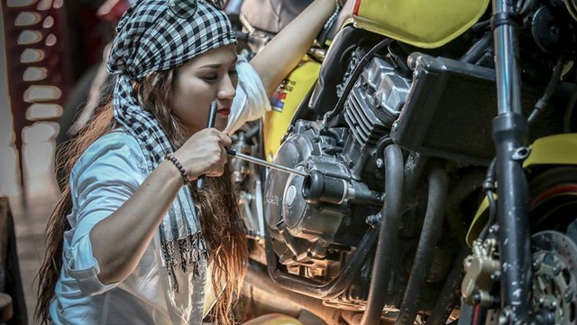 Bảo dưỡng xe máy bằng cách thay nhớt định kỳ