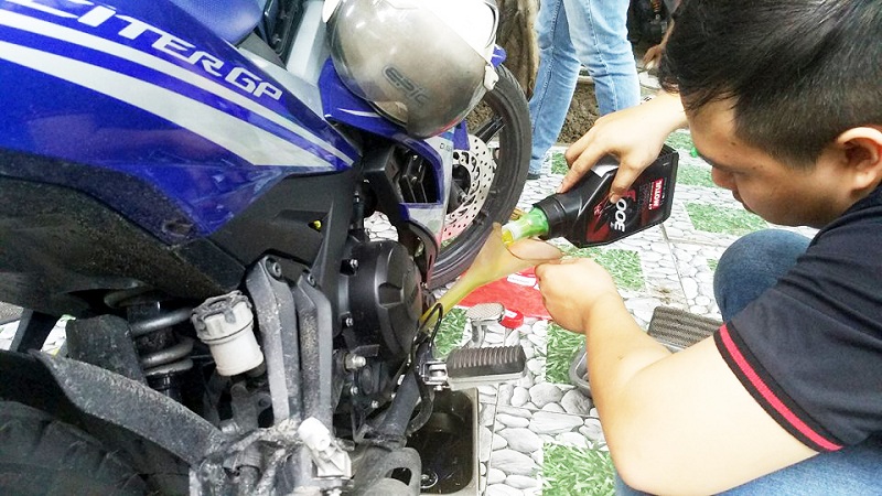 Những điều cần lưu ý khi thay nhớt xe máy