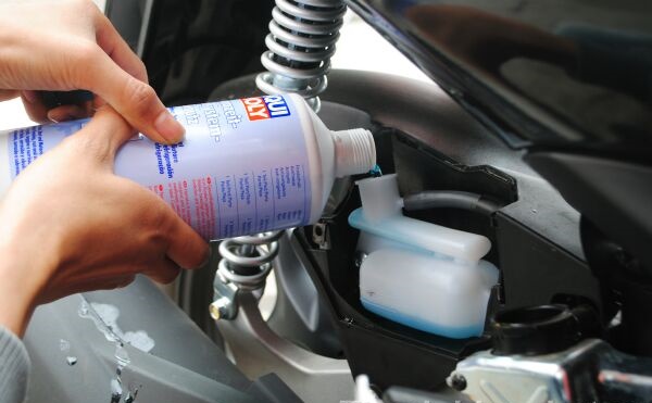 Nước làm mát xe máy Liqui Moly có tốt không?