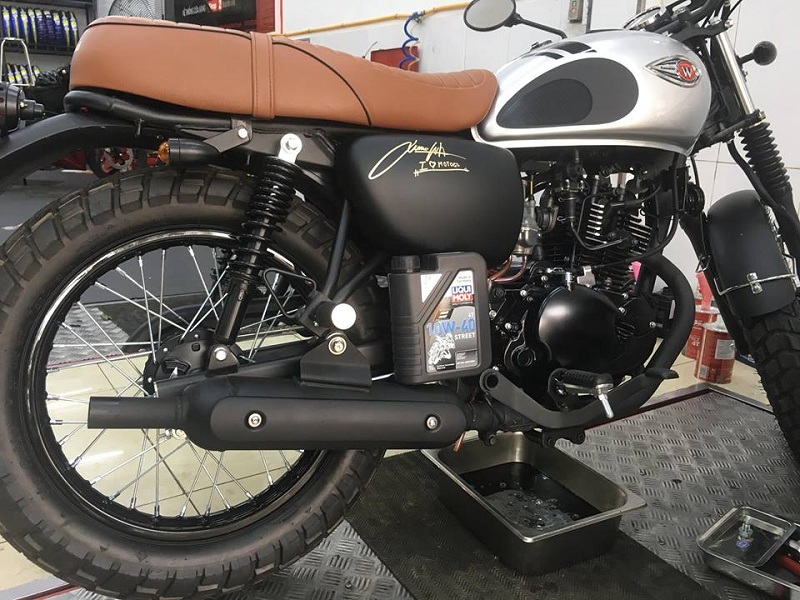 Thay nhớt Liqui Moly cho Kawasaki W175 bạn đồng hành đáng tin cậy