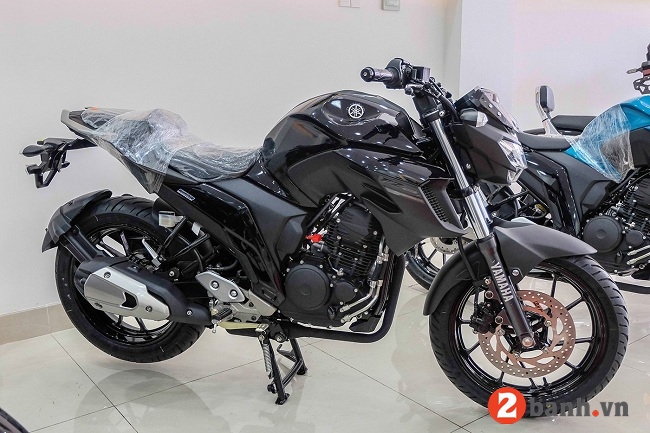 Thay nhớt Maxima Extra 4 Synthetic cho FZ25 tăng mã lực cho động cơ