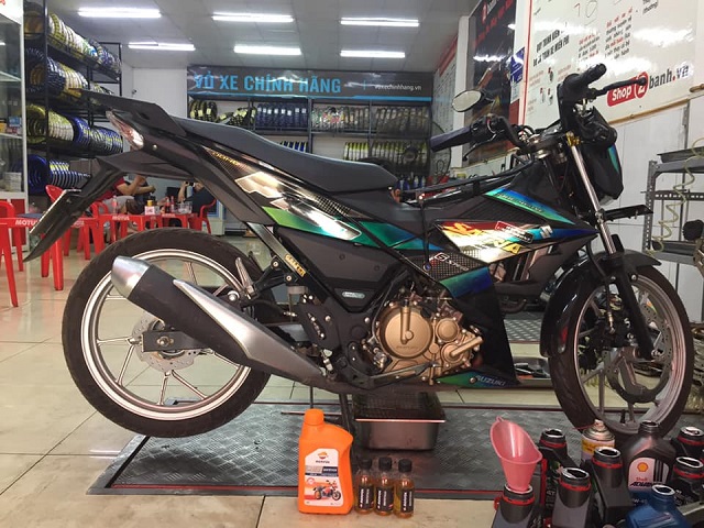 Thay nhớt Repsol Moto Sintetico 4T cho Satria có phù hợp không ?