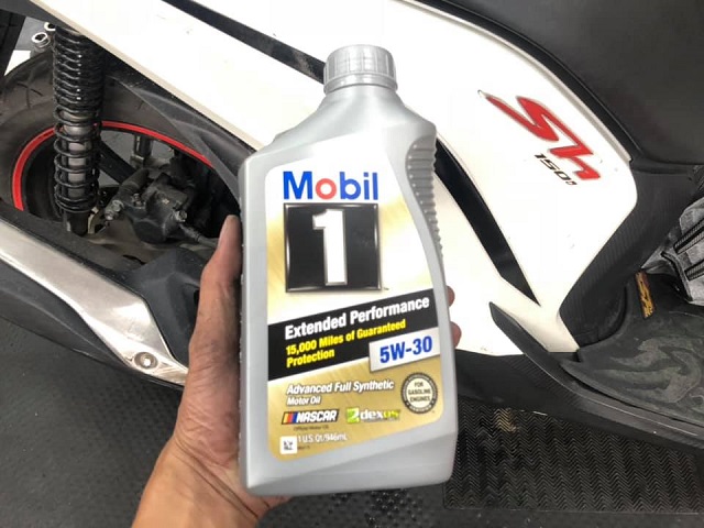 Xe tay ga SH thay nhớt Mobil 1 Gold có được không?